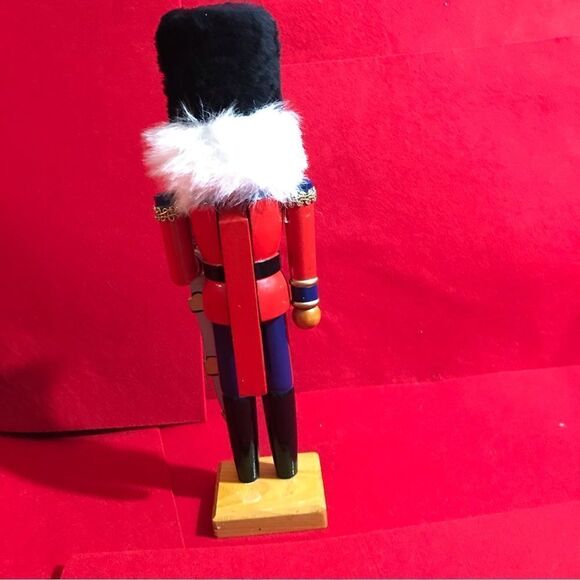 Christmas Wooden Nutcracker - Picture 7 of 7